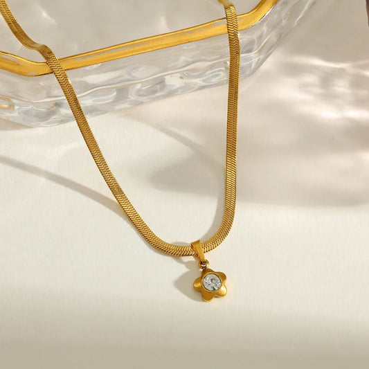 Cute little 18K Gold plated Embedded Zirconia Star shaped necklace